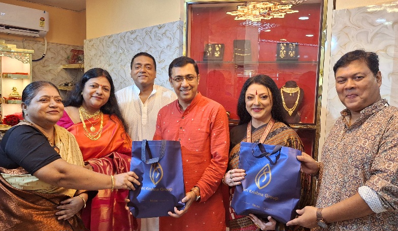 রথ যাত্রার সন্ধ্যায় নতুন সাজে “রিনাস ক্রিয়েশন”
