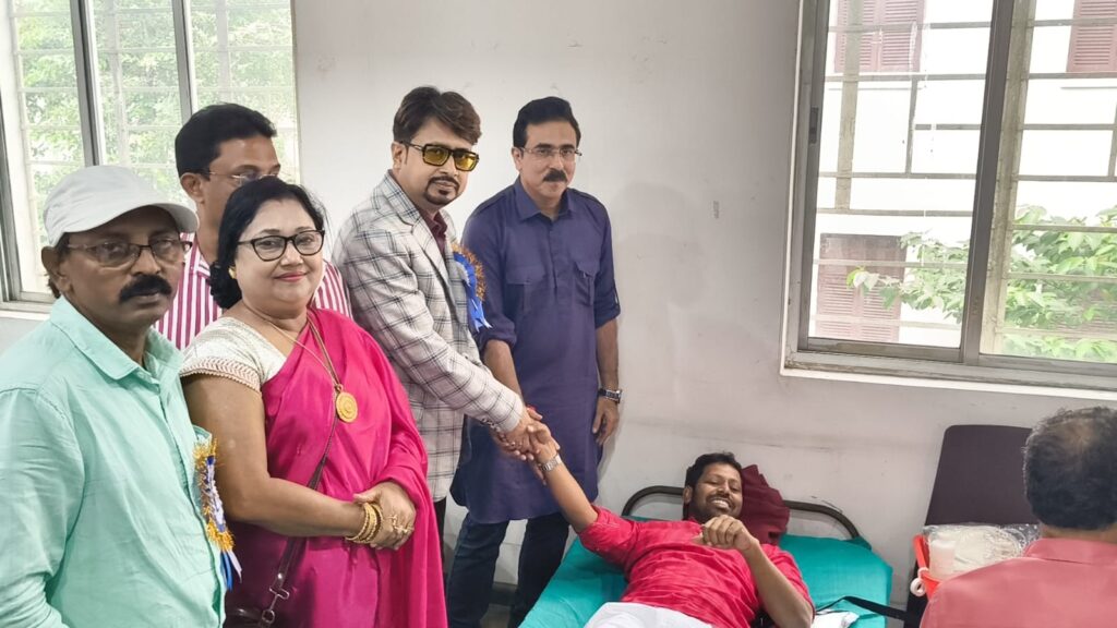 ইস্টার্ন ইন্ডিয়া মোশন পিকচার্স অ্যাসোসিয়েশন (EIMPA) “র উদ্যোগে অনুষ্ঠিত হলো নবম রক্তদান শিবিরের