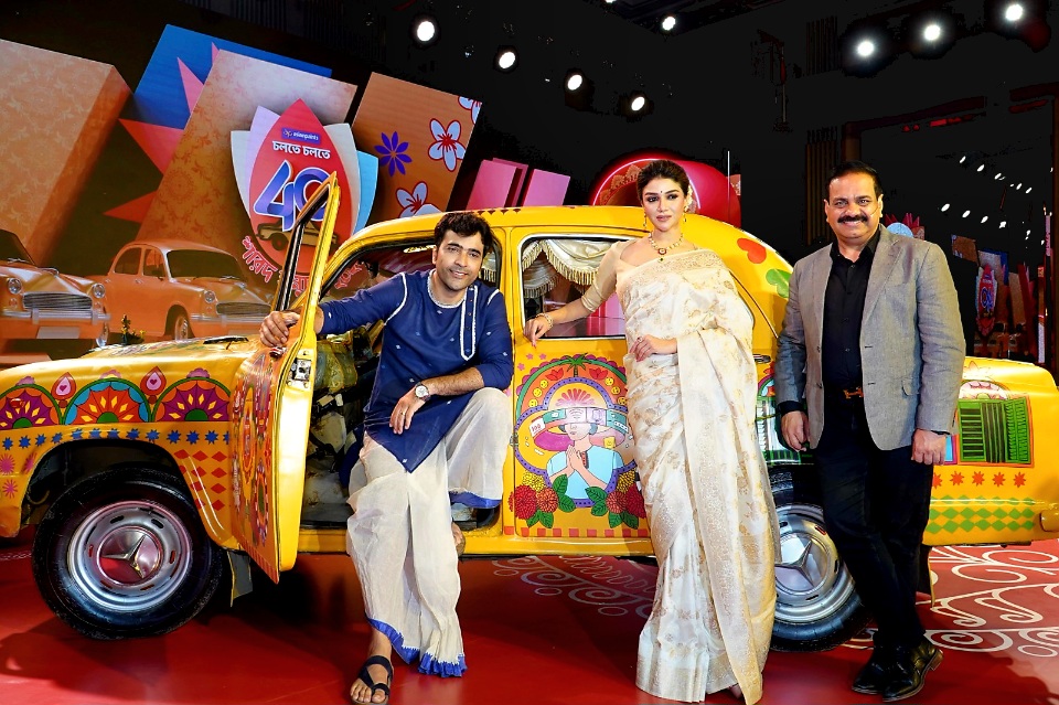 Asian Paints Marks 40 Years of Sharad Shamman with Landmark Yellow Taxi Project in Kolkata