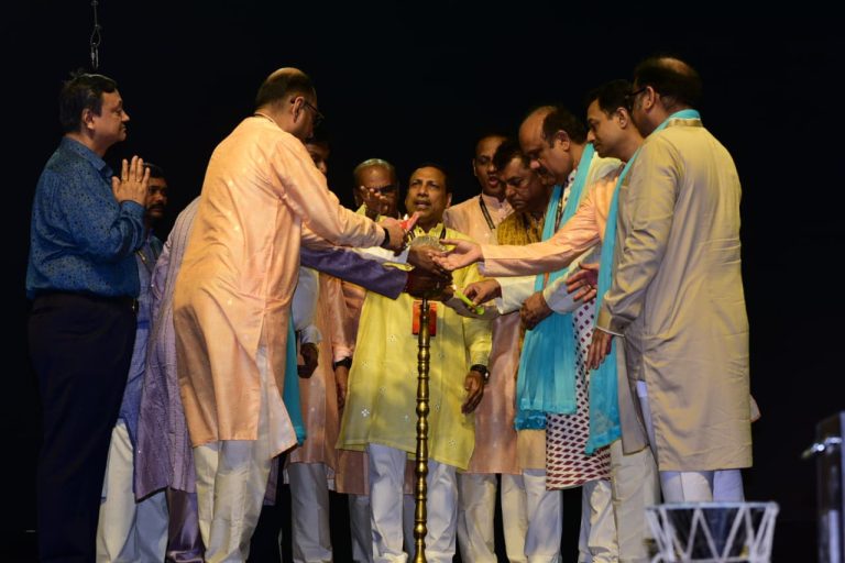 East India’s Largest Dussehra Festival Lights Up Central Park with 60Ft Ravana Dahan and Ras Garba Night