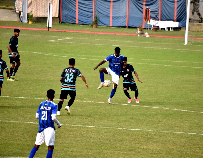 উত্তর ২৪ পরগনার কল্যাণী স্টেডিয়াম পৌরসভার মাঠে ৪৮তম আন্তঃসীমান্ত ফুটবল টুর্নামেন্টের রঙিন উদ্বোধন হল বিএসএফ- এ তরফ থেকে