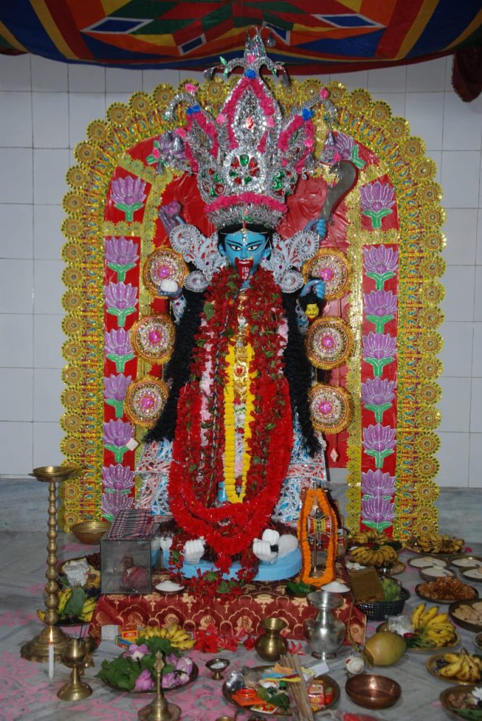 পূর্ব বর্ধমান জেলার কেতুগ্রামে সামন্ত বাড়ির পুজো ভিন্ন মাত্রা এনেছে গোটা এলাকাজুড়ে