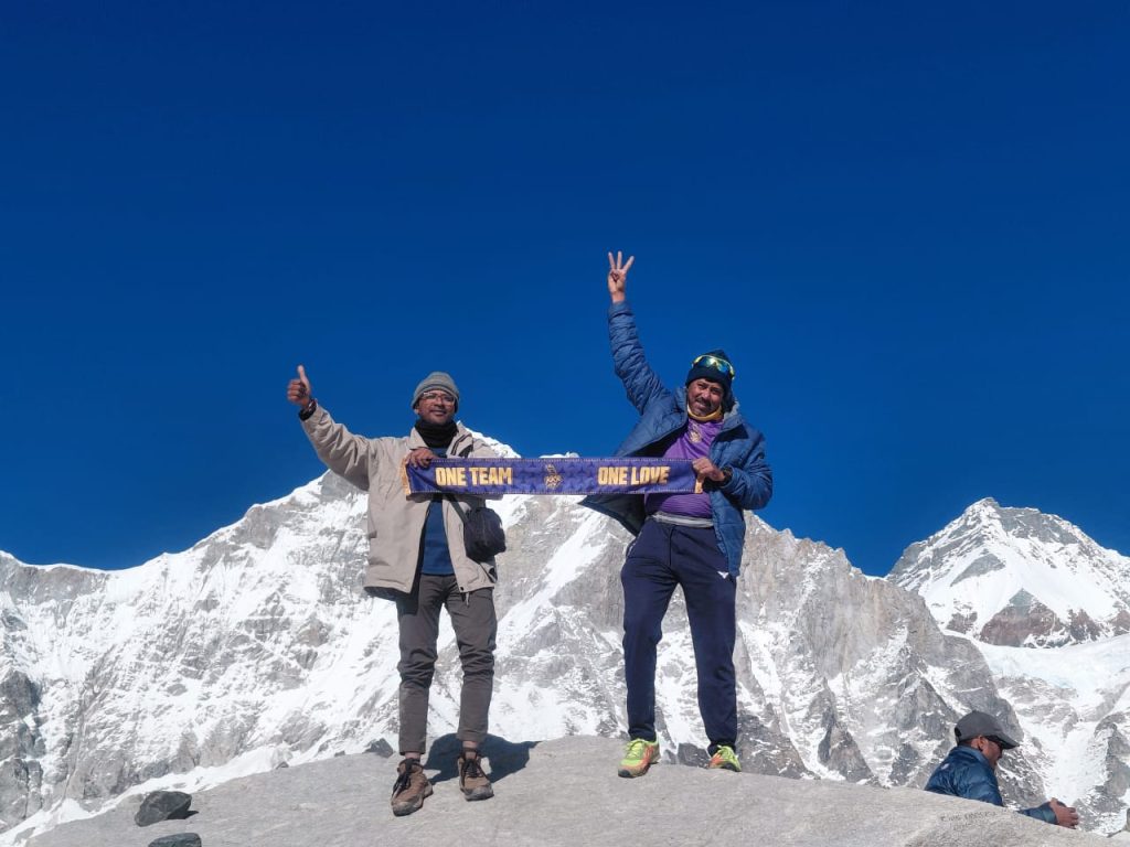 KKR Superfan Ashok Chakraborty Takes Team Spirit to New Heights at Everest Base Camp