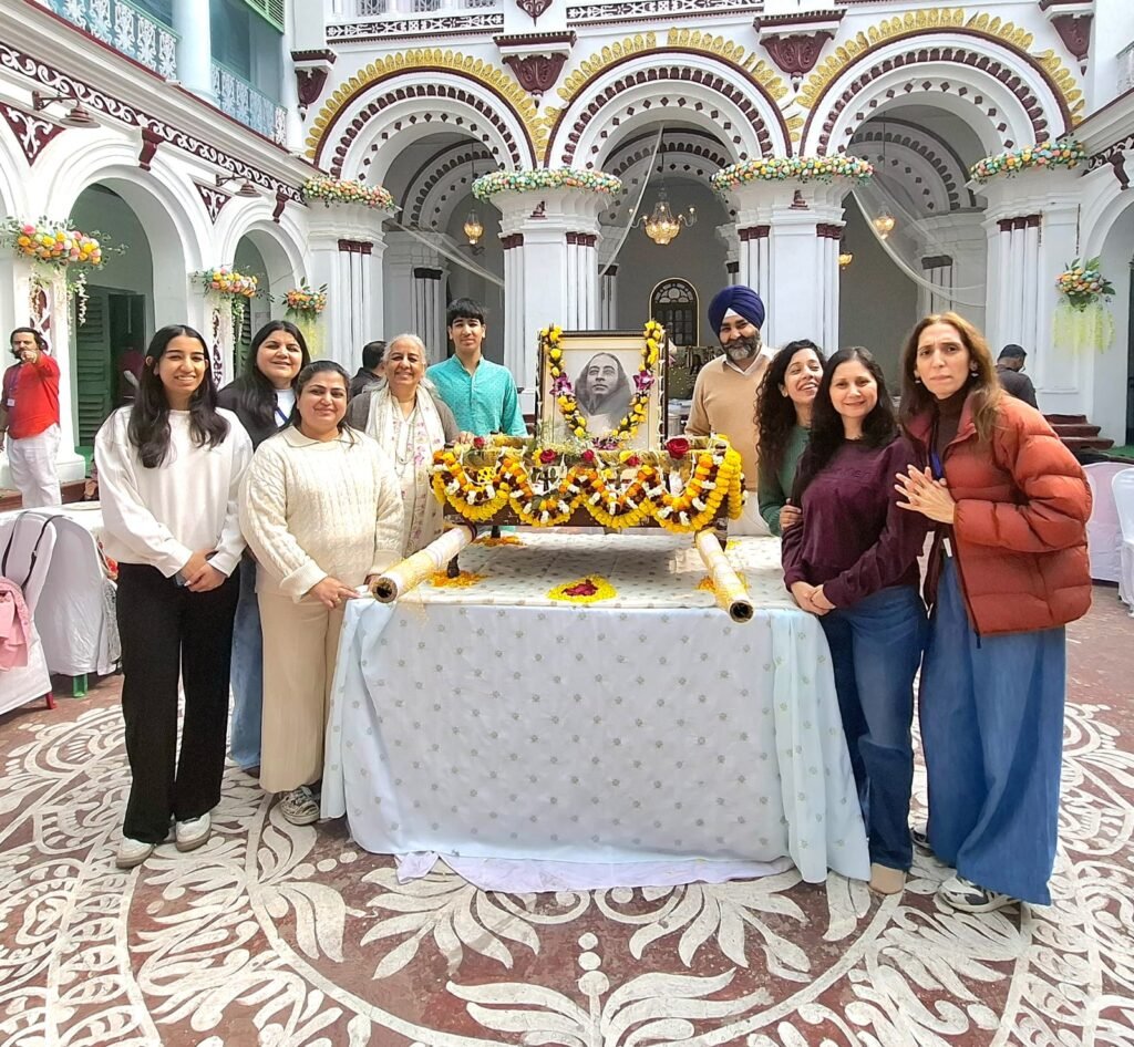 পরমহংস যোগানন্দের ১৩৩তম জন্মবার্ষিকী কলকাতায় এক জাঁকজমকপূর্ণ অনুষ্ঠানের মাধ্যমে পালিত হয়েছে, যেখানে ভারত ও বিদেশের ভক্তরা উপস্থিত ছিলেন