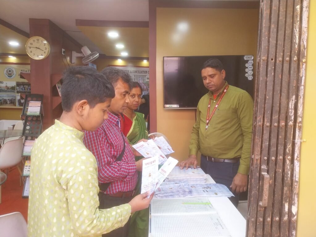 বইমেলায় জমজমাট হাইকোর্টের মিডিয়েশন কমিটির স্টল