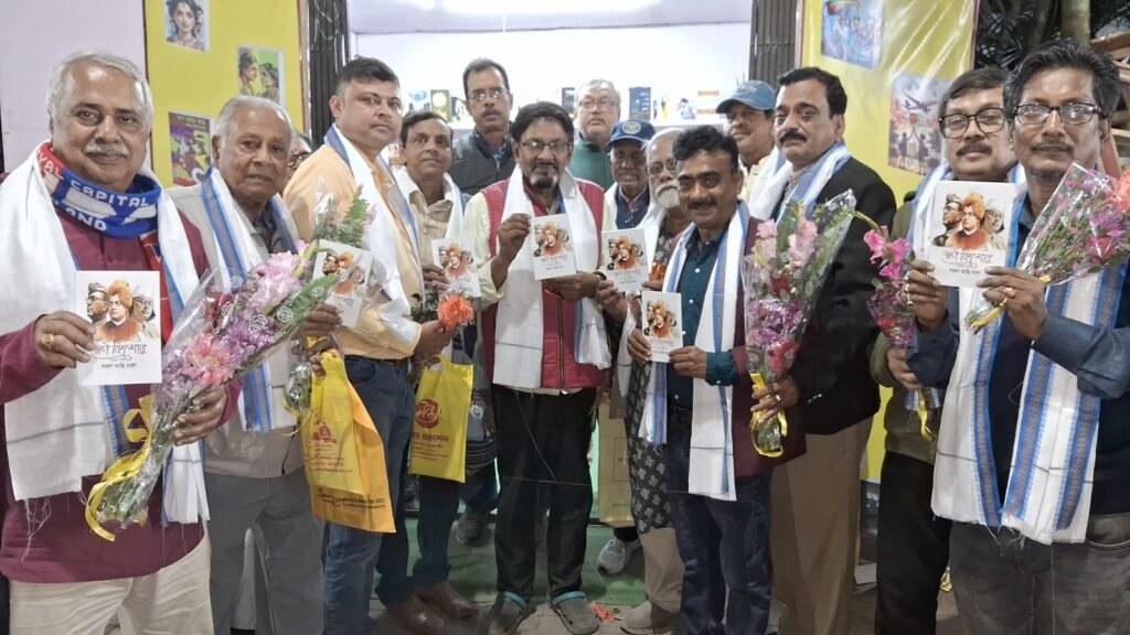 আন্তর্জাতিক পুস্তক মেলায় সন্ধ্যা প্রকাশনীর স্টলে মুক্তি পেল শিক্ষক ও লেখক সজল কান্তি মন্ডল-এর তৃতীয় গ্রন্থ ‘স্বর্ণ কিশোর’