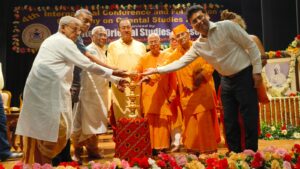 সনাতনী শিক্ষা প্রতিষ্ঠানের “যুগপুরুষ” সম্মাননা পেলেন চার বাঙালি
