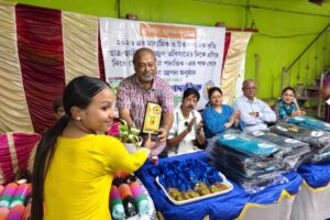 মাধ্যমিক ও উচ্চ মাধ্যমিকের কৃতি ৩০ জন ছাত্রছাত্রীকে সম্মাননা জানালো ‘আমরা পদাতিক’ ও ‘আর পি ওয়েলফেয়ার ট্রাস্ট’