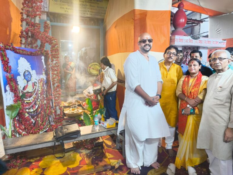 রথযাত্রার পূর্ণ লগ্নে “নব যুবক সংঘের” কালী পূজা উপলক্ষে কাঠামো পূজা অনুষ্ঠিত হলো