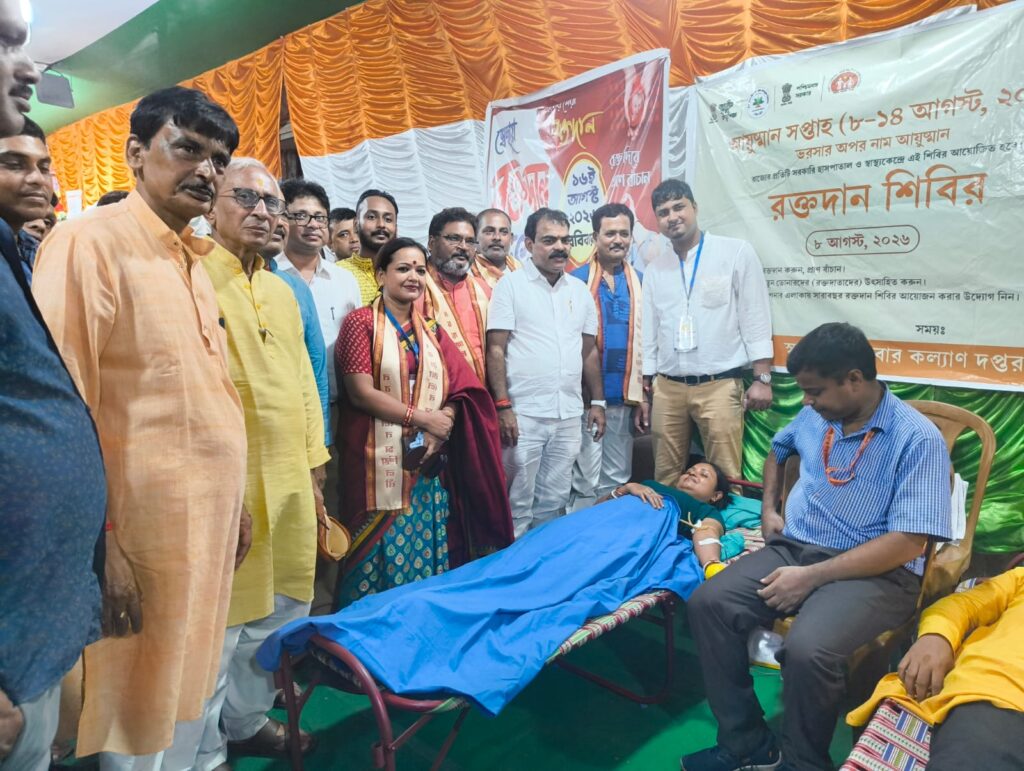 নব রাজা লেনে অনুষ্ঠিত হলো  রক্তদান ও বস্ত্রদানের উৎসব