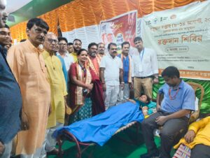 নব রাজা লেনে অনুষ্ঠিত হলো  রক্তদান ও বস্ত্রদানের উৎসব