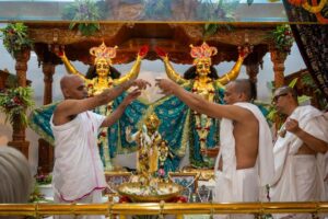 জন্মাষ্টমী ও নন্দ উৎসব পালিত হল মায়াপুরের গৌর-নিতাই মন্দিরে