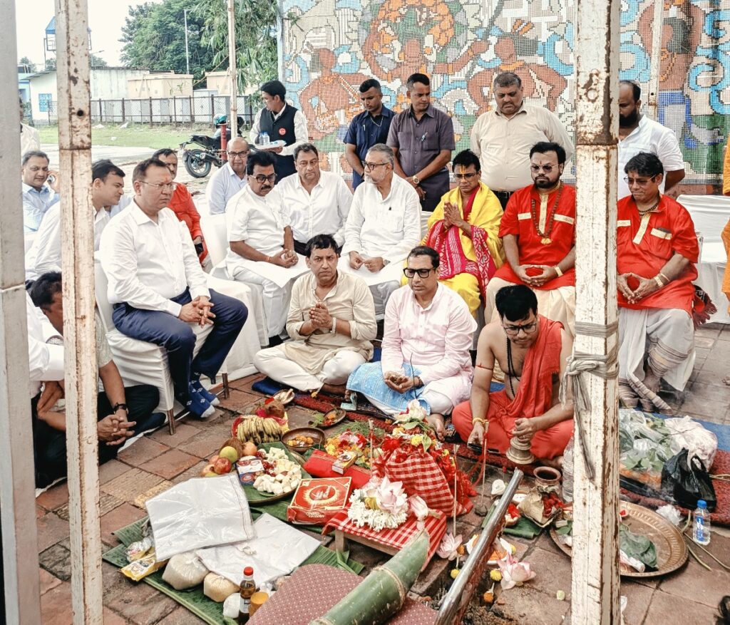 Shri Suvendu Adhikari to Become First West Bengal Chief Minister to Attend Dussehra Celebrations, Announces Salt Lake Sanskritik Sansad Trust Board Chairman Shri Lalit Beriwala